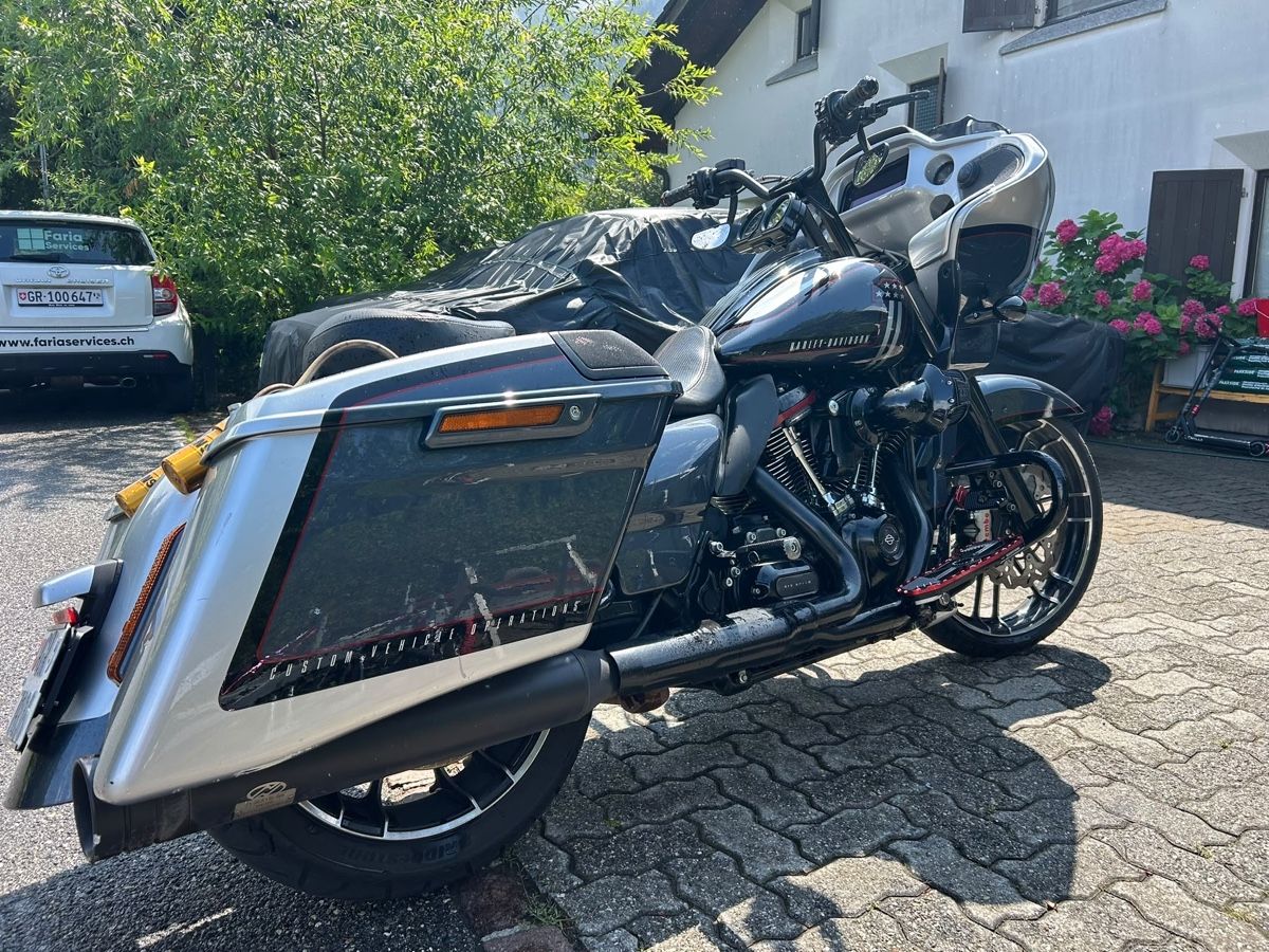 Harley-Davidson Touring: Harley Davidson Road Glide CVO – Gebraucht aus Bonaduz von JRK 1