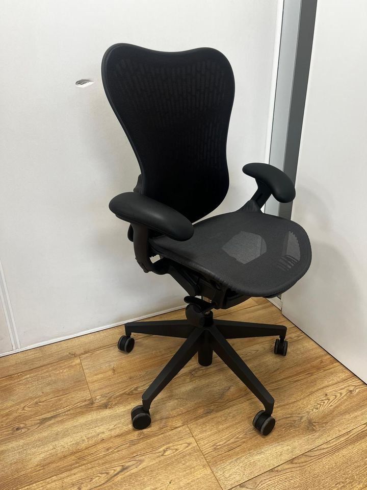 Herman Miller Sedie: Herman Miller Mirra 2 Graphite Butterfly Full Option – Usato da Purmerend venduto da Offeco 1