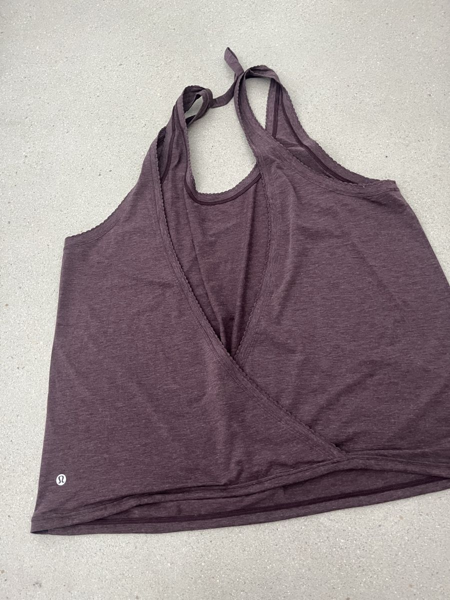 Lululemon Tops: lululemon top – Neu (gemäss Beschreibung) aus Dottikon von kat_jk9m 1