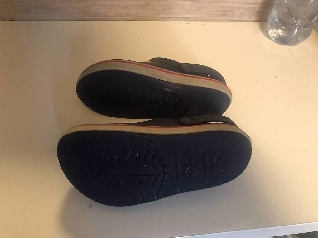 Scarpe per ragazzi: Crocs 30-31 (c13) marine navy – Usato da La Sarraz venduto da lenamoser 1