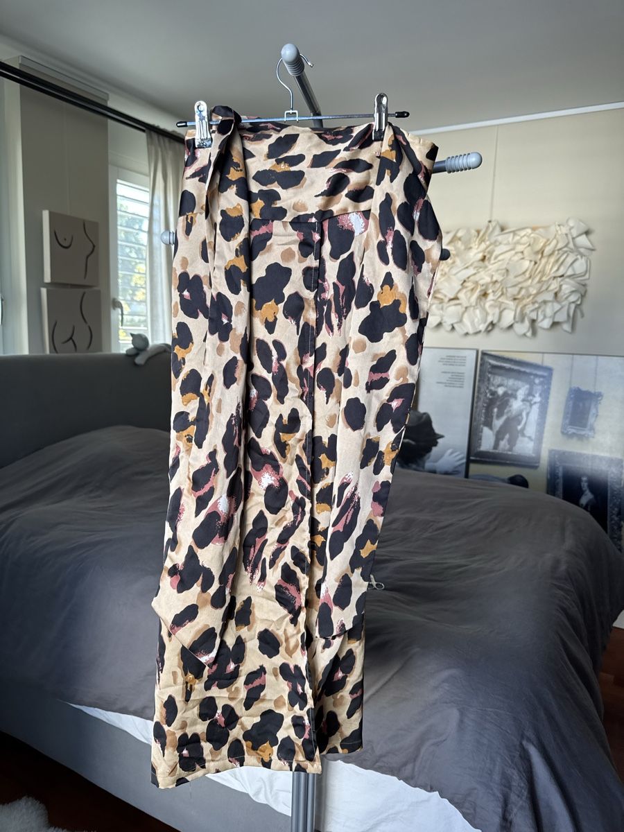 Röcke: Never Fully Dressed Beach Wrap Skirt Leopard Gr. 38 – Gebraucht aus Küsnacht ZH von pup_culture