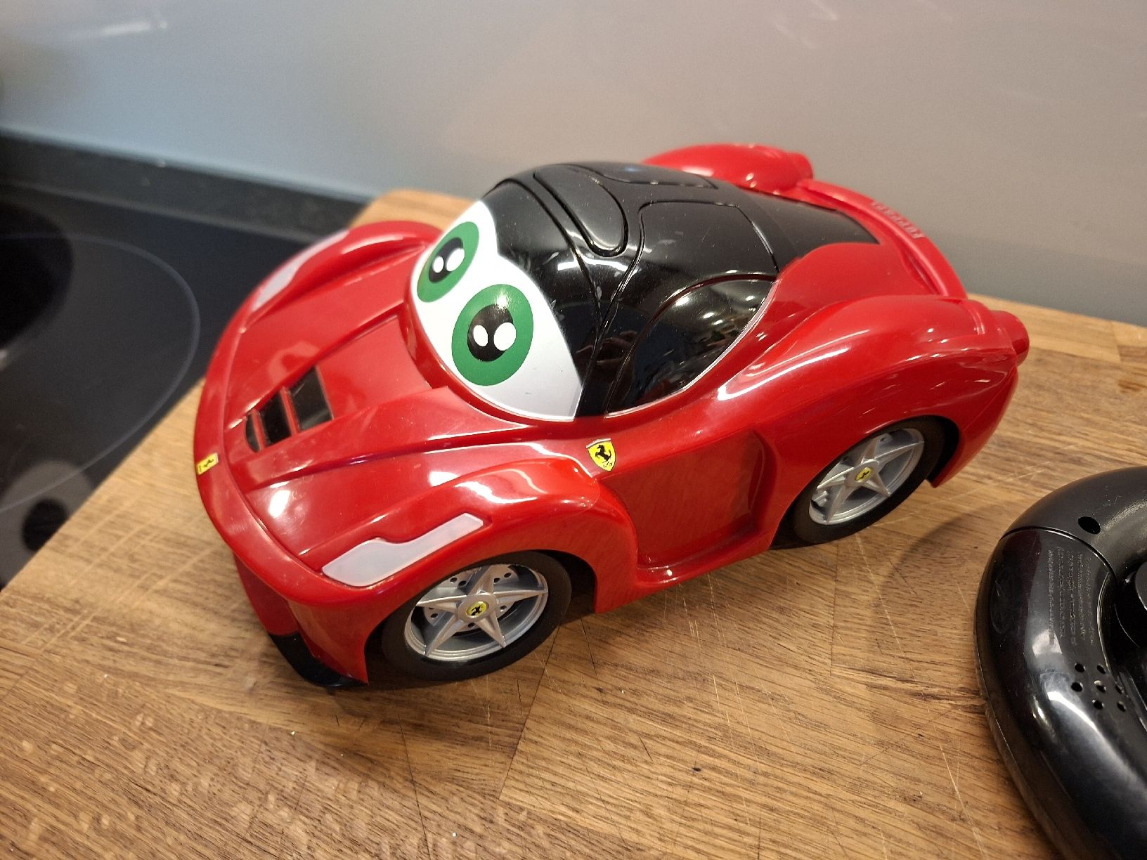 Jouets: BB Junior Ferrari Ferngesteuert – D'occasion à Meinisberg par Destiny1972 1