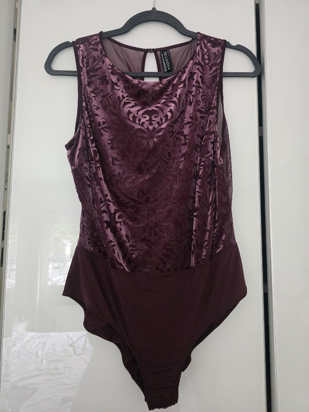 Beldona Tops: Beldona Body Grösse M Weinrot Samt Mesh – Neuf (Voir description) à Thalwil par Nikkita2