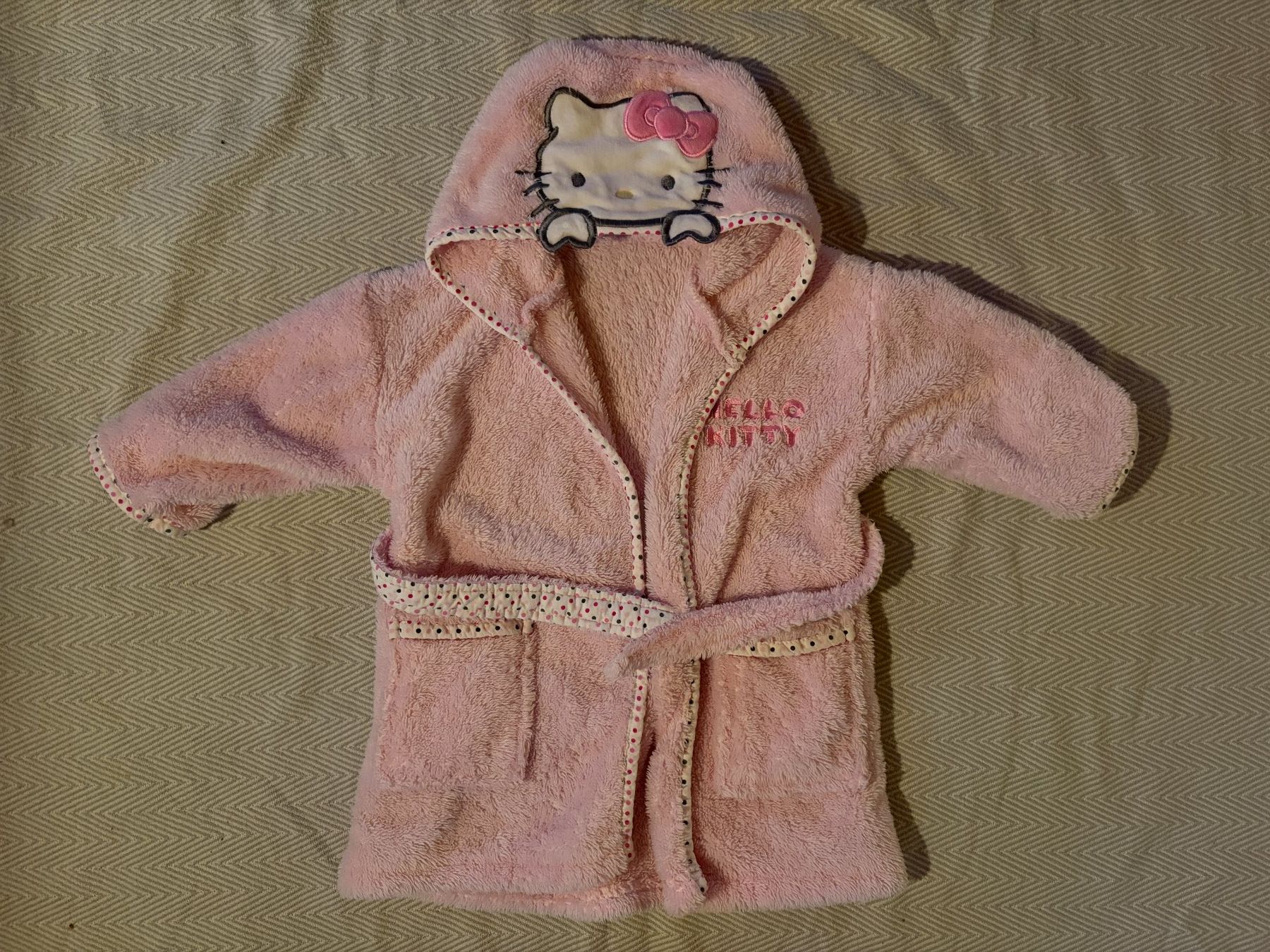 Hello Kitty Accappatoi: Hello Kitty - Kinder Bademantel - 80cm – Usato da Aarberg venduto da umearocks