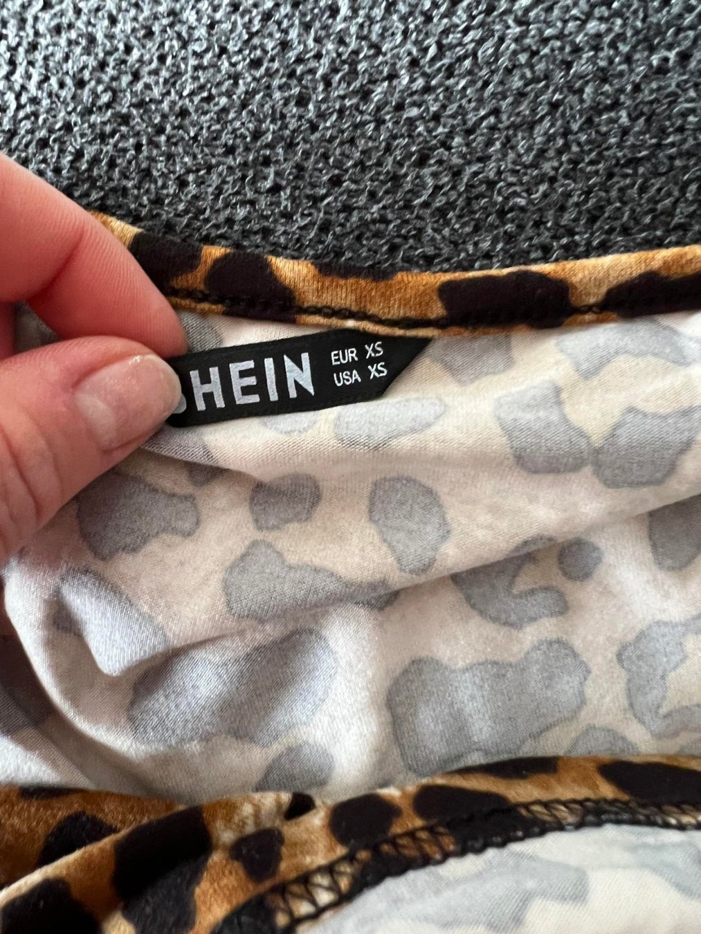 Chemisiers: Neue Bluse XS – Neuf avec emballage d'origine à Riehen par edu_92w7 7