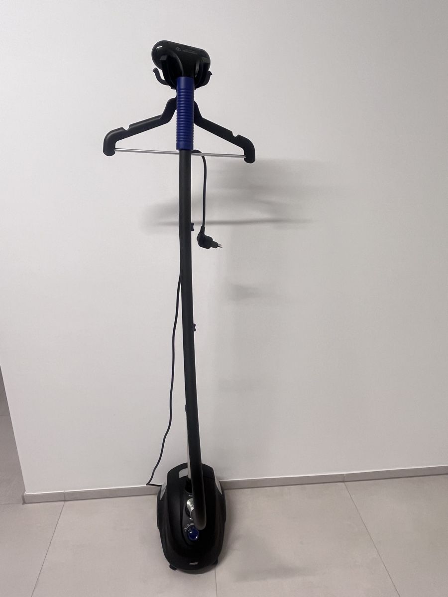 Bügeleisen: Standing steam iron – Gebraucht aus Oberrieden von yim_jb6g