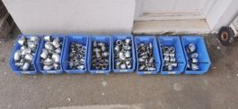Grosser Posten Temperguss Fittings Winkel, Nippel, Muffen,