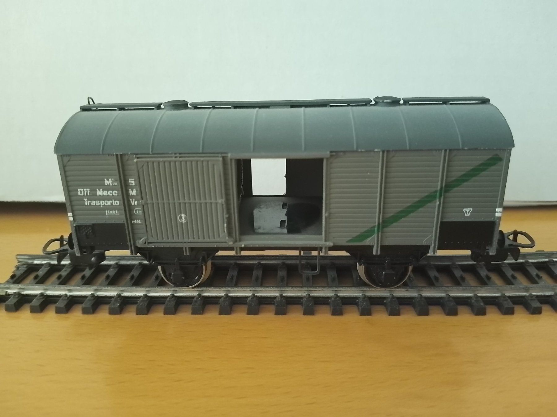 Rivarossi Modelleisenbahnen: Rivarossi 2011 FS H Weinfasswagen – Gebraucht aus Ittigen von Van_der_Valk 1