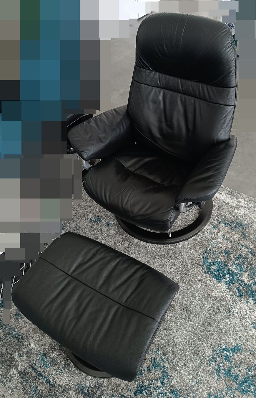 Stressless Fauteuils: Stressless Sessel mit Hocker, schwarzes Leder / Relaxsessel – D'occasion à Bülach par SunniMaro