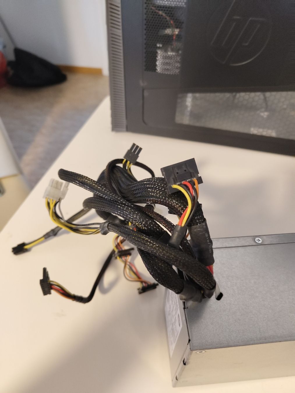 Componenti elettronici: 600W HP Computer Power Supply Unit PSU – Usato da Zetzwil venduto da FrlsNekomaJonny 1