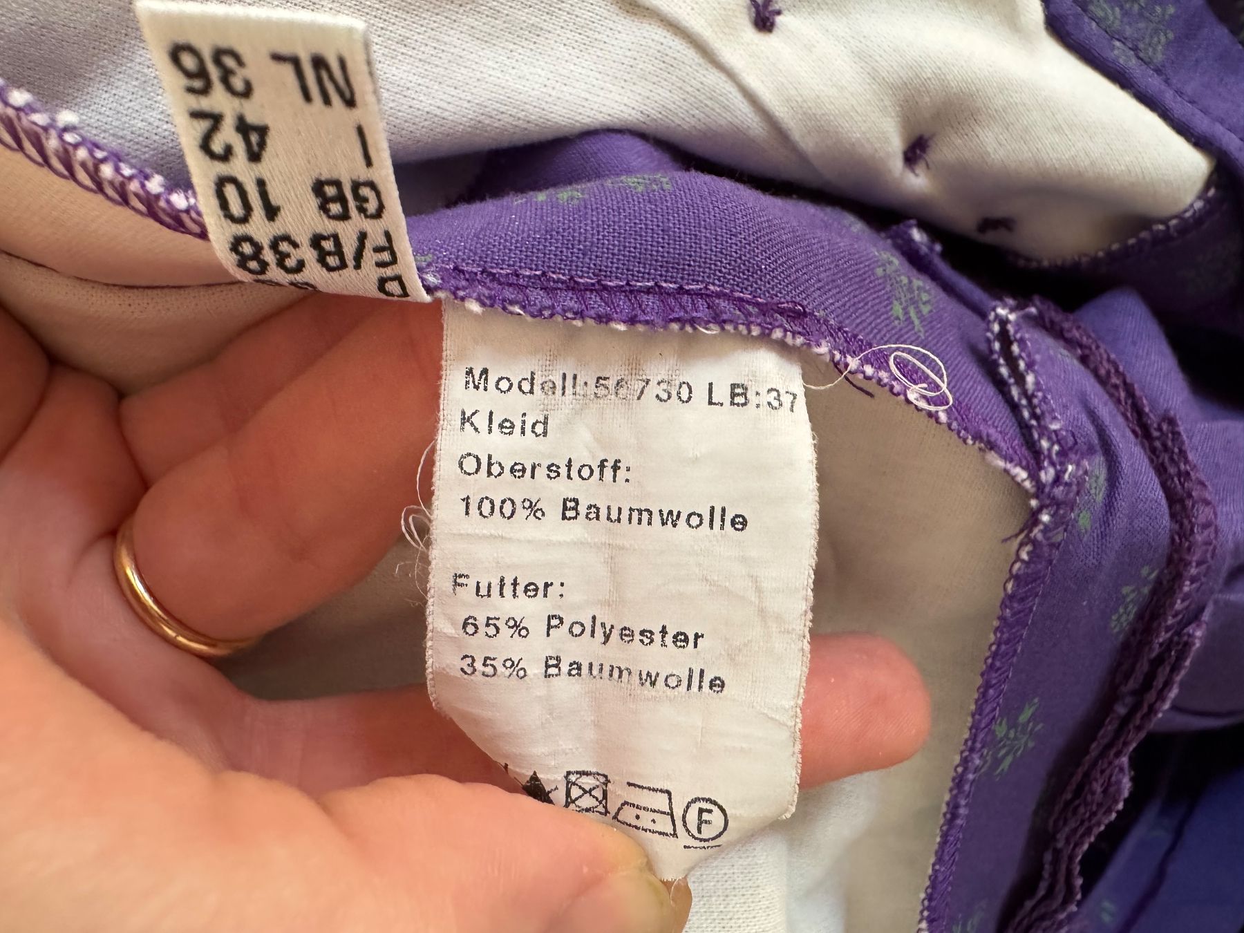 Robes: Dirndl Gr. 36 violett mit Bluse – D'occasion à Muri b. Bern par maeunzi123 8