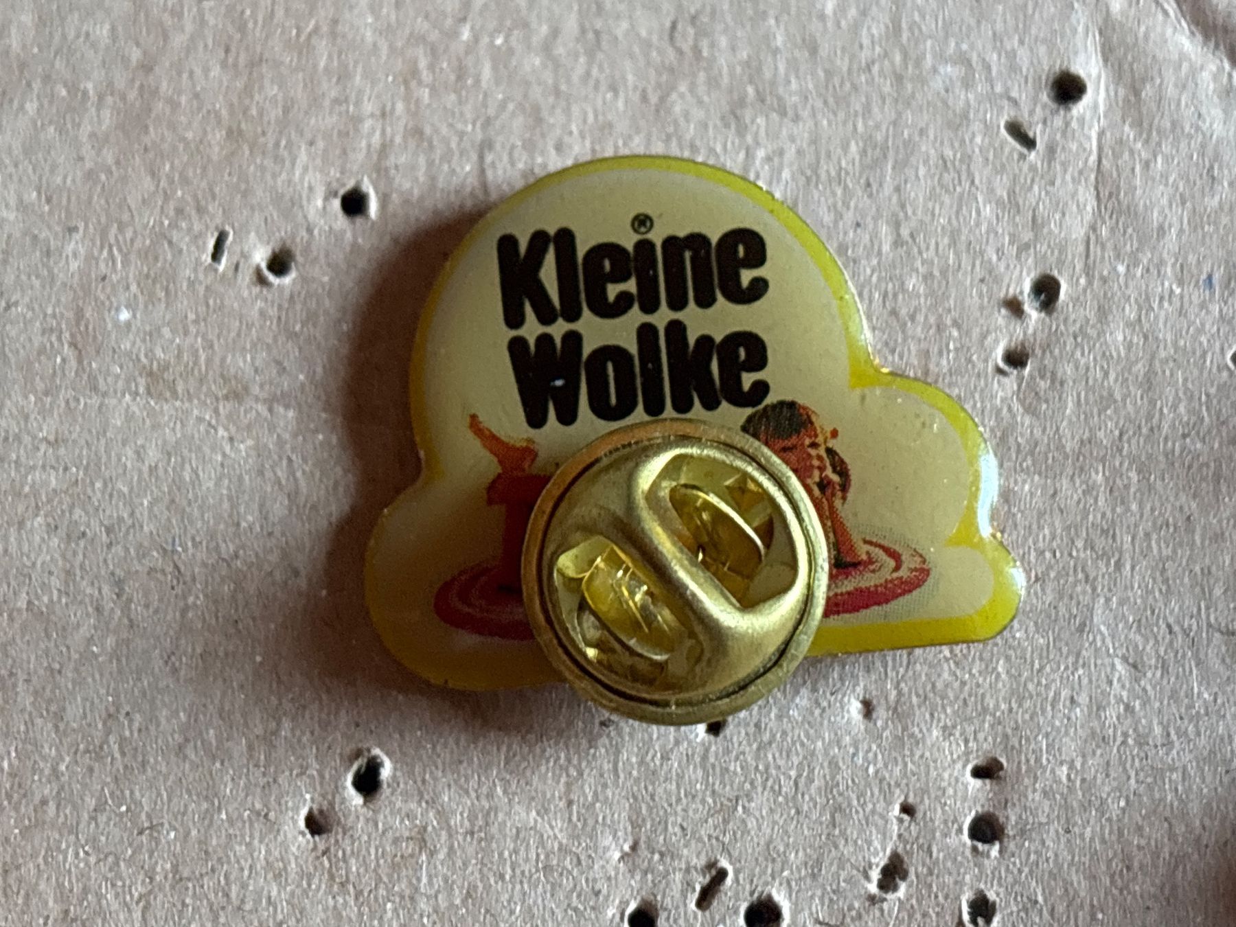 Plaketten & Abzeichen: Pin Kleine Wolke – Gebraucht aus Lützelflüh-Goldbach von NicoleL.