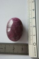 Edelstein: Rubin Cabochon