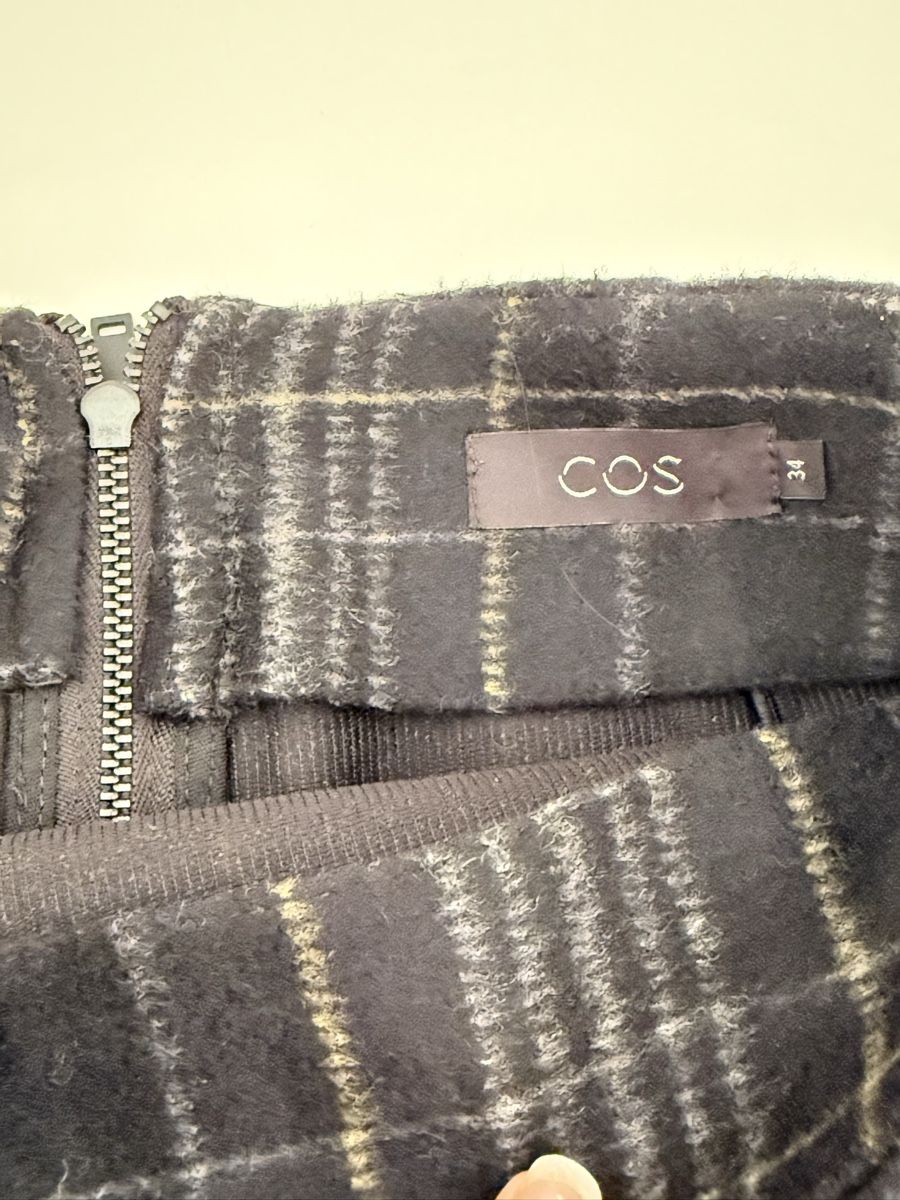 Cos Gonne: COS Wool Blend Plaid Mini Skirt, Size 34, Fall Wardrobe – Usato da Zollikerberg venduto da MK-13 4