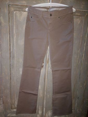Armani Collezioni . beige 27