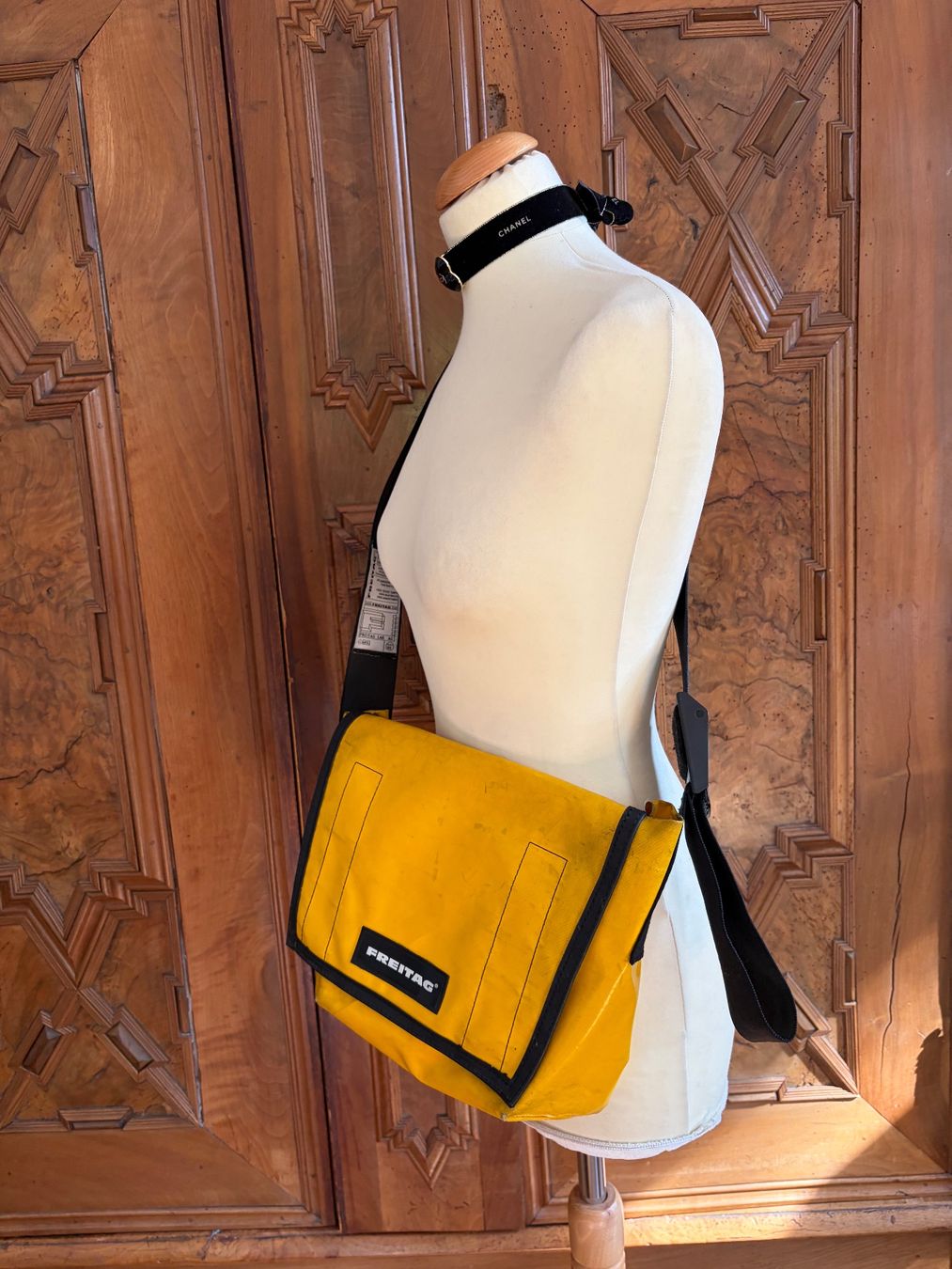 Freitag Taschen: FREITAG Tasche   Farbe: Gelb, Schwarz – Gebraucht aus Interlaken von Bona55 4