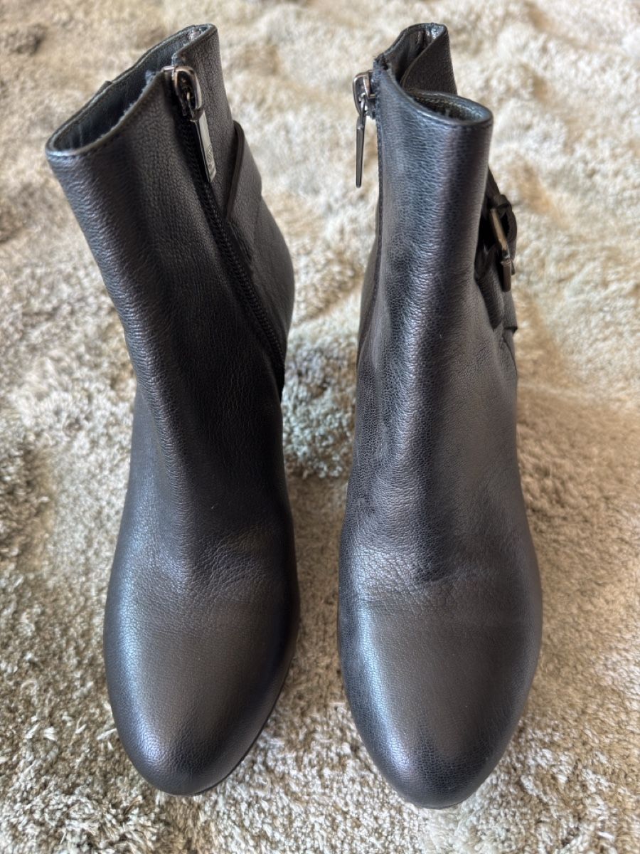 Navyboot Damenschuhe: Schwarze Stiefeletten von Navyboot, Grösse 36.5 – Gebraucht aus Herrliberg von Roland2806 1