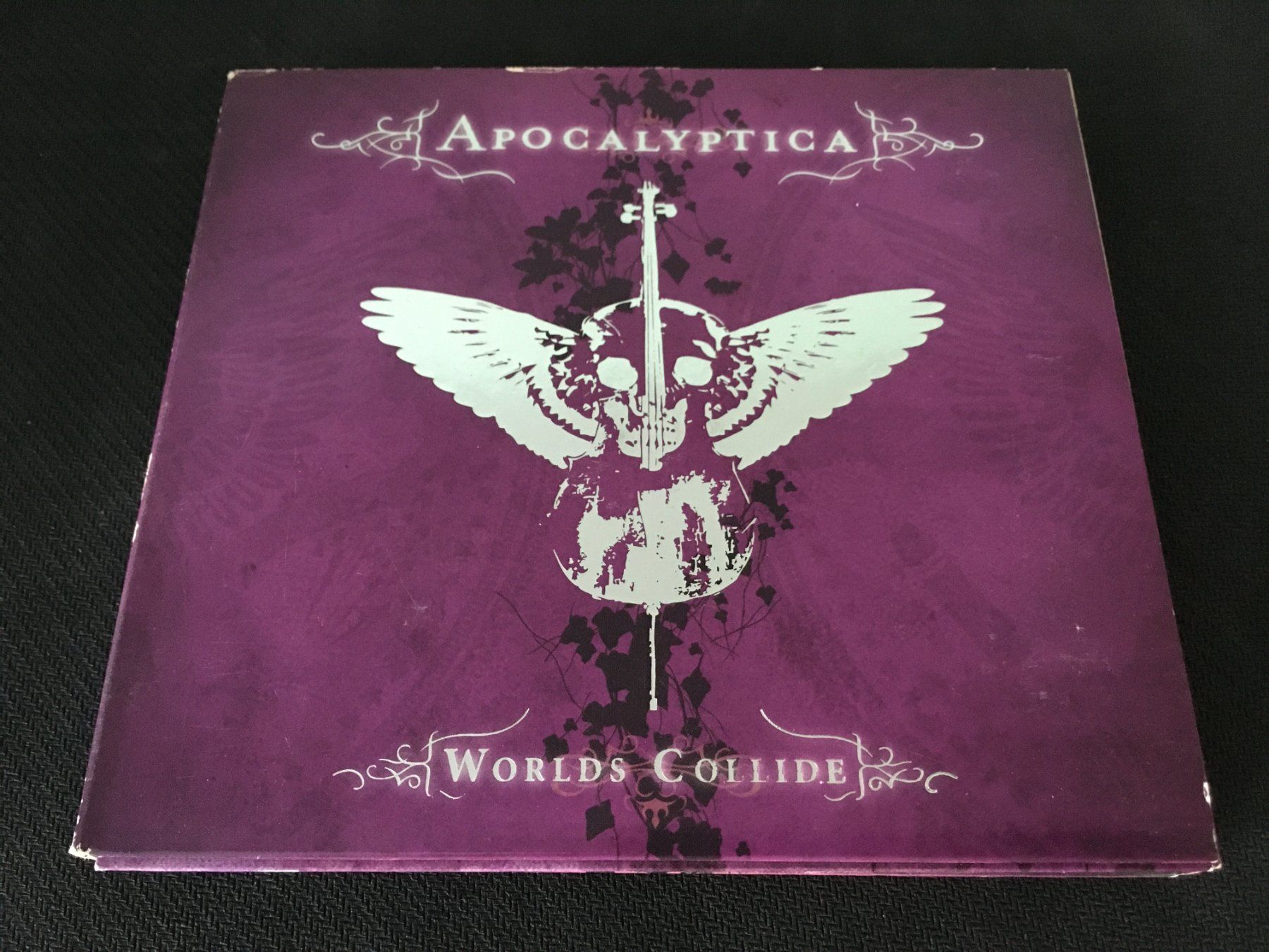 CD: Apocalyptica - Worlds Collide -CD- – Usato da St.Gallen venduto da MedienJoe