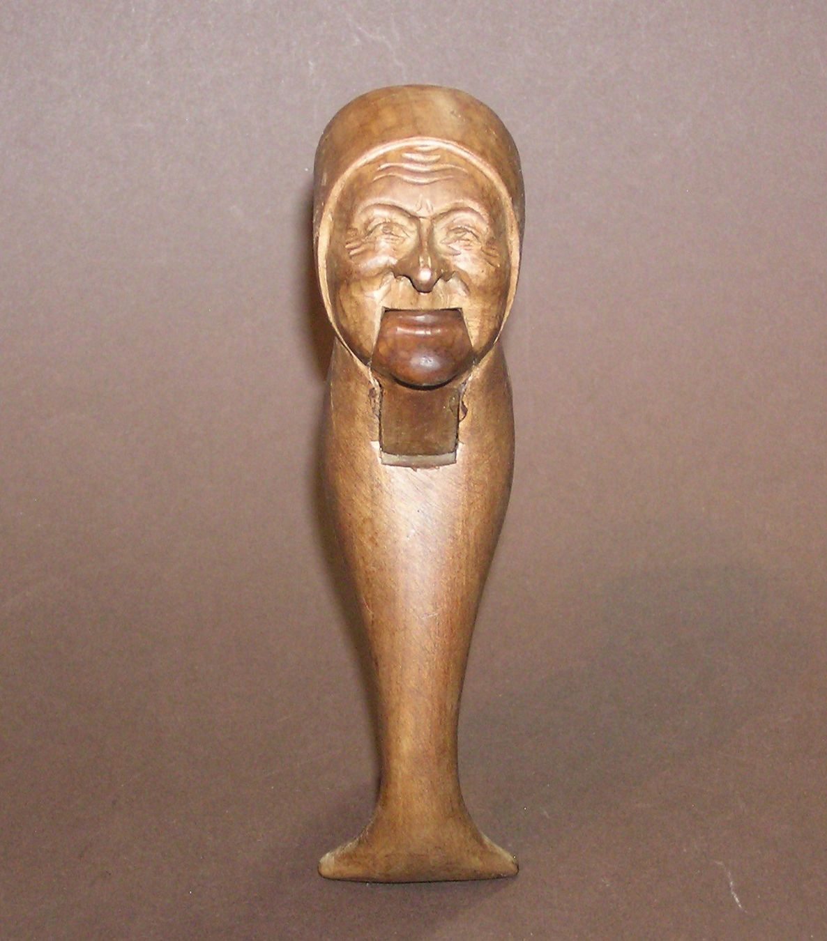 Figuren: BRIENZER NUSSKNACKER BURLI BRIENZ – Gebraucht aus Grenchen von Antique-hunter