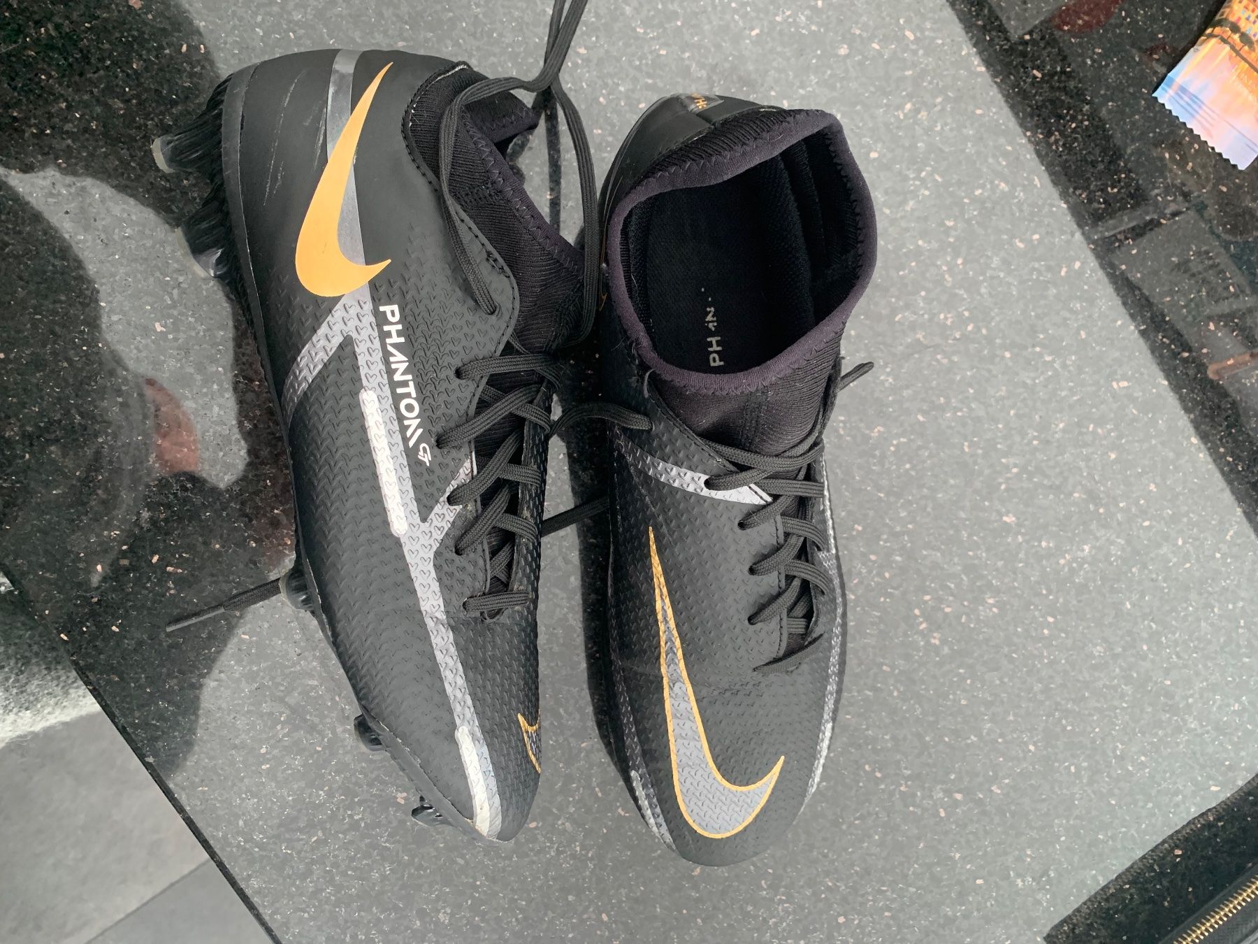 Nike Scarpe da uomo: fussball nocken schuhe – Usato da Wetzikon ZH venduto da Sammer79