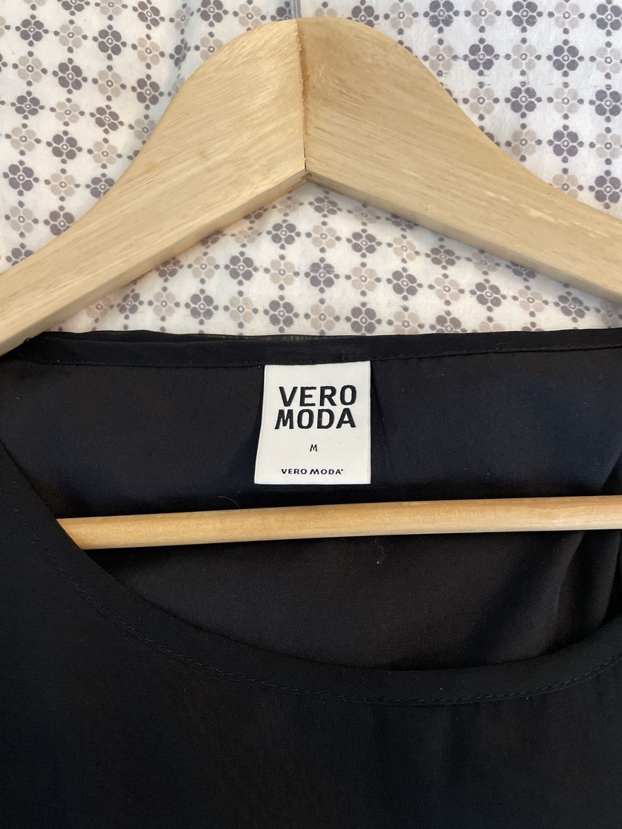 Vero Moda Vestiti: Schwarzes Kleid von Vero Moda – Usato da Schmitten FR venduto da Monei19 2