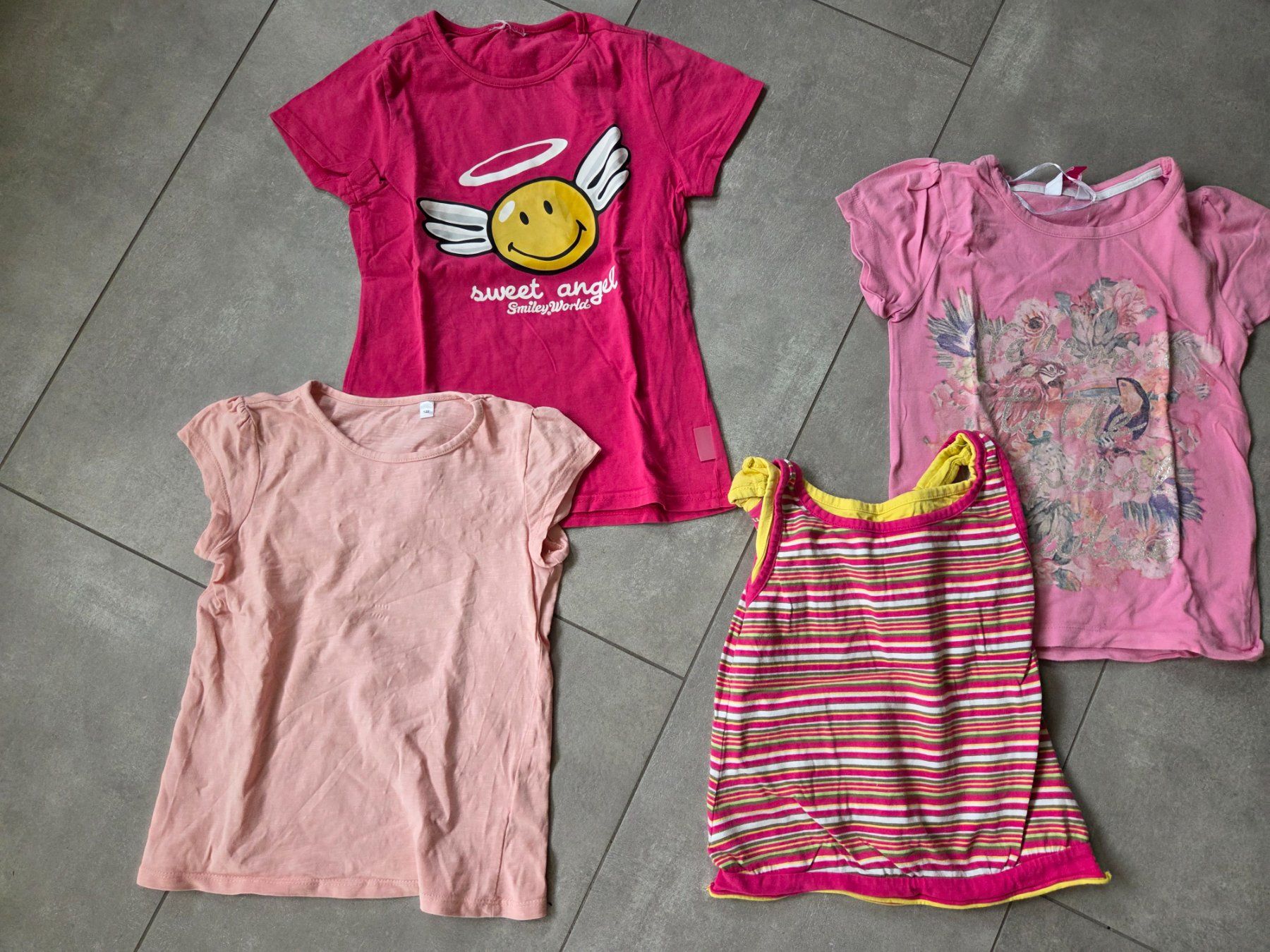 Lotti & Set di vestiti: 10 - teiliges Kleiderpaket Grösse 122 – Usato da Wiesendangen venduto da troawus 2