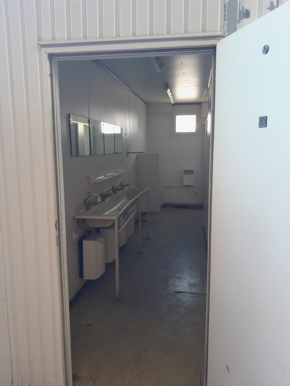 Contenitori edile: Sanitär Container 6.0x3.0x2.8m – Usato da Regensdorf venduto da MAGZH 8