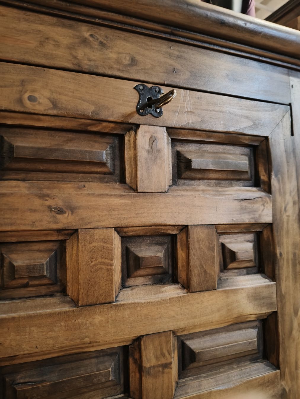 Schränke: Schrank, 1890er Spanien Bär – Gebraucht aus Zwingen von inf_2blh 4