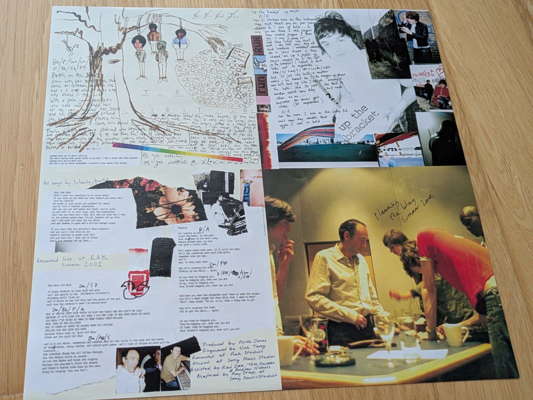 Schallplatten: THE LIBERTINES - Up the bracket, Vinyl LP – Gebraucht aus Dübendorf von PanzerGeneral 2