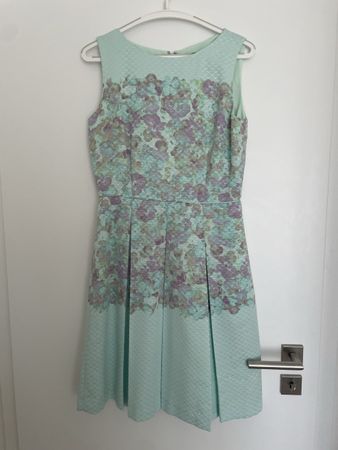 Sehr schönes Kleid von Tahari Gr 38 Wie neu