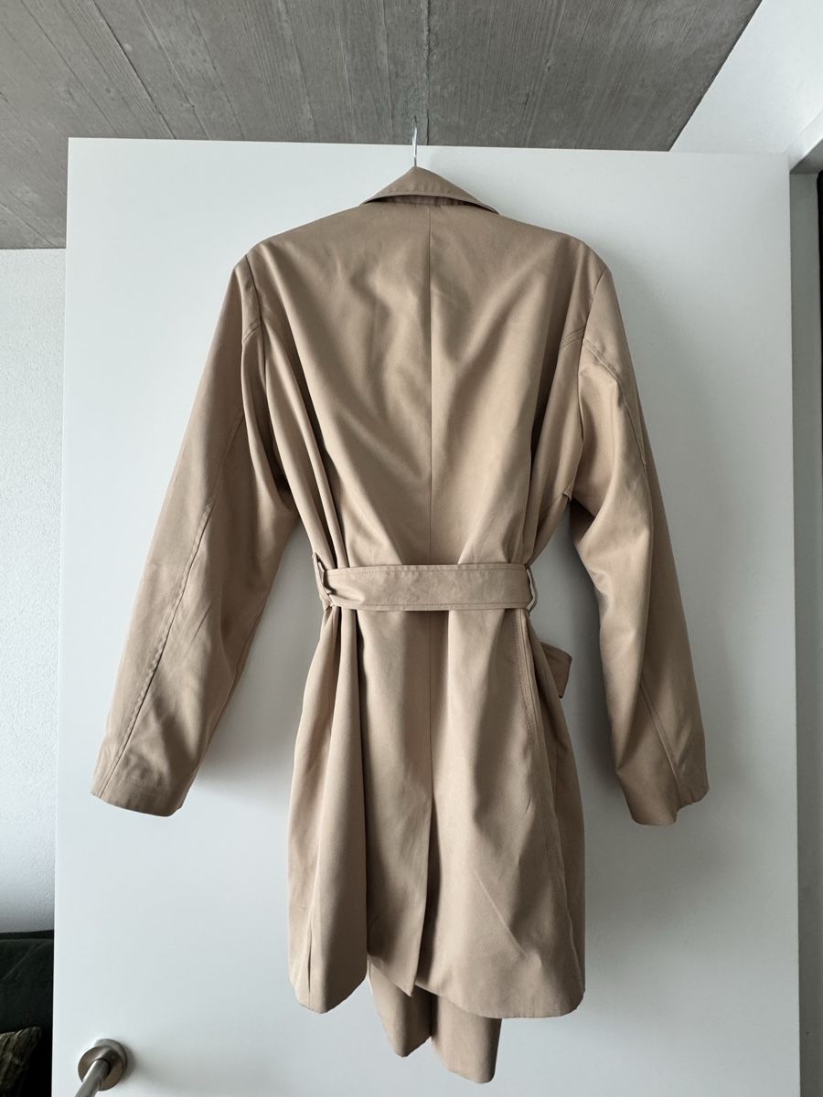 Only Cappotti: Trendiger ONLY Trenchcoat, Grösse XL, Beige – Nuovo (secondo la descrizione) da Kloten venduto da wan_5gvc 1