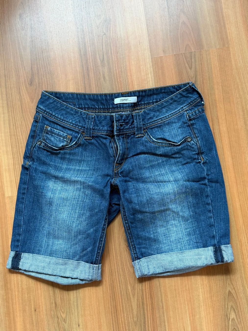Esprit Pantaloni: Bermudas von Esprit – Usato da Burgdorf venduto da Bizeli