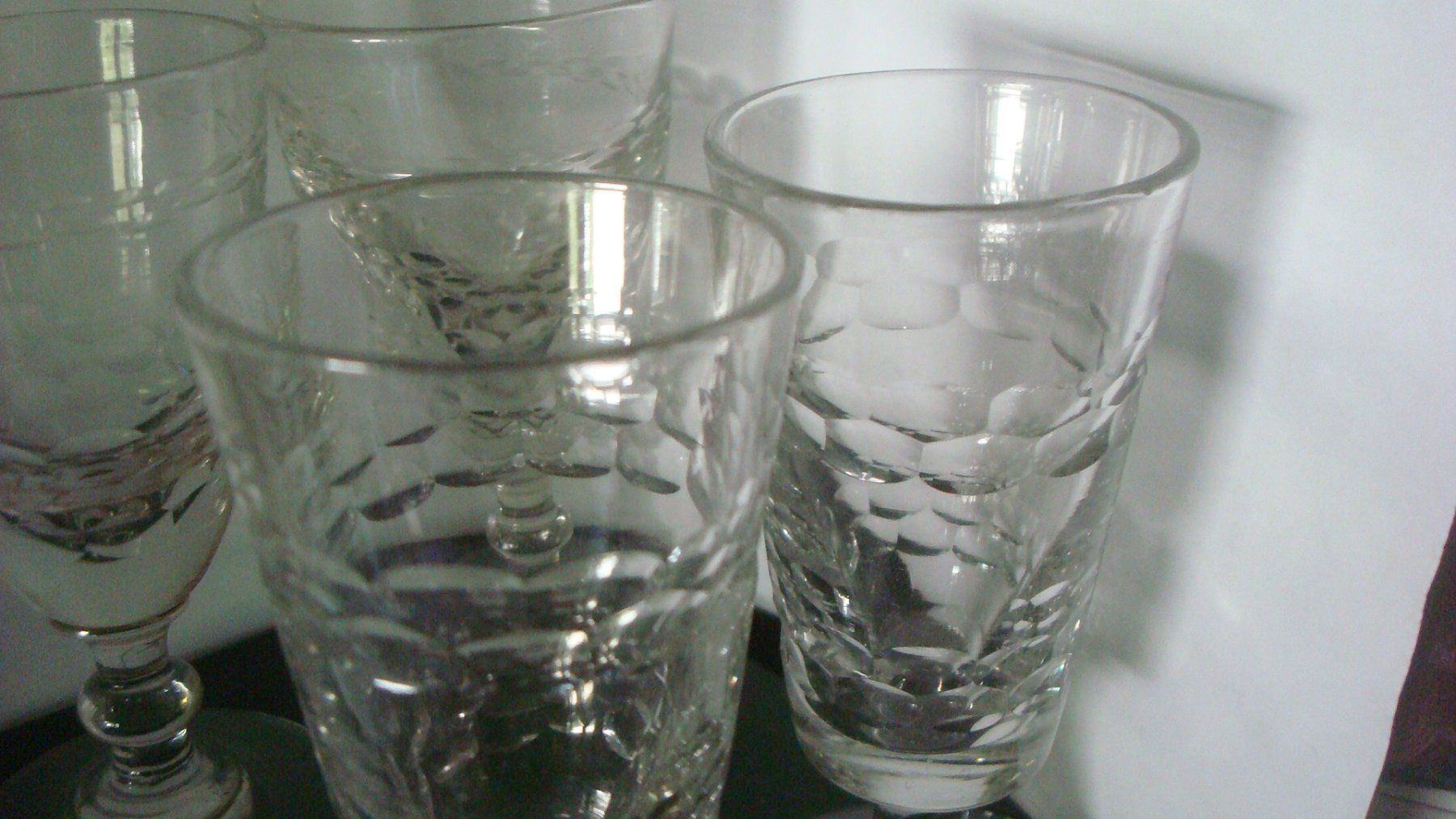 Verres: 4 alte Schnapsgläser geschliffen – D'occasion à Münchenstein par Pesci6 3