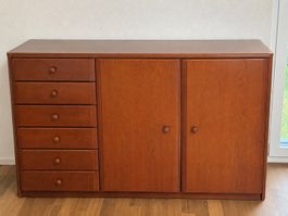 Grosses Sideboard aus Kirschbaum – 6 Schubladen und 2 Türen