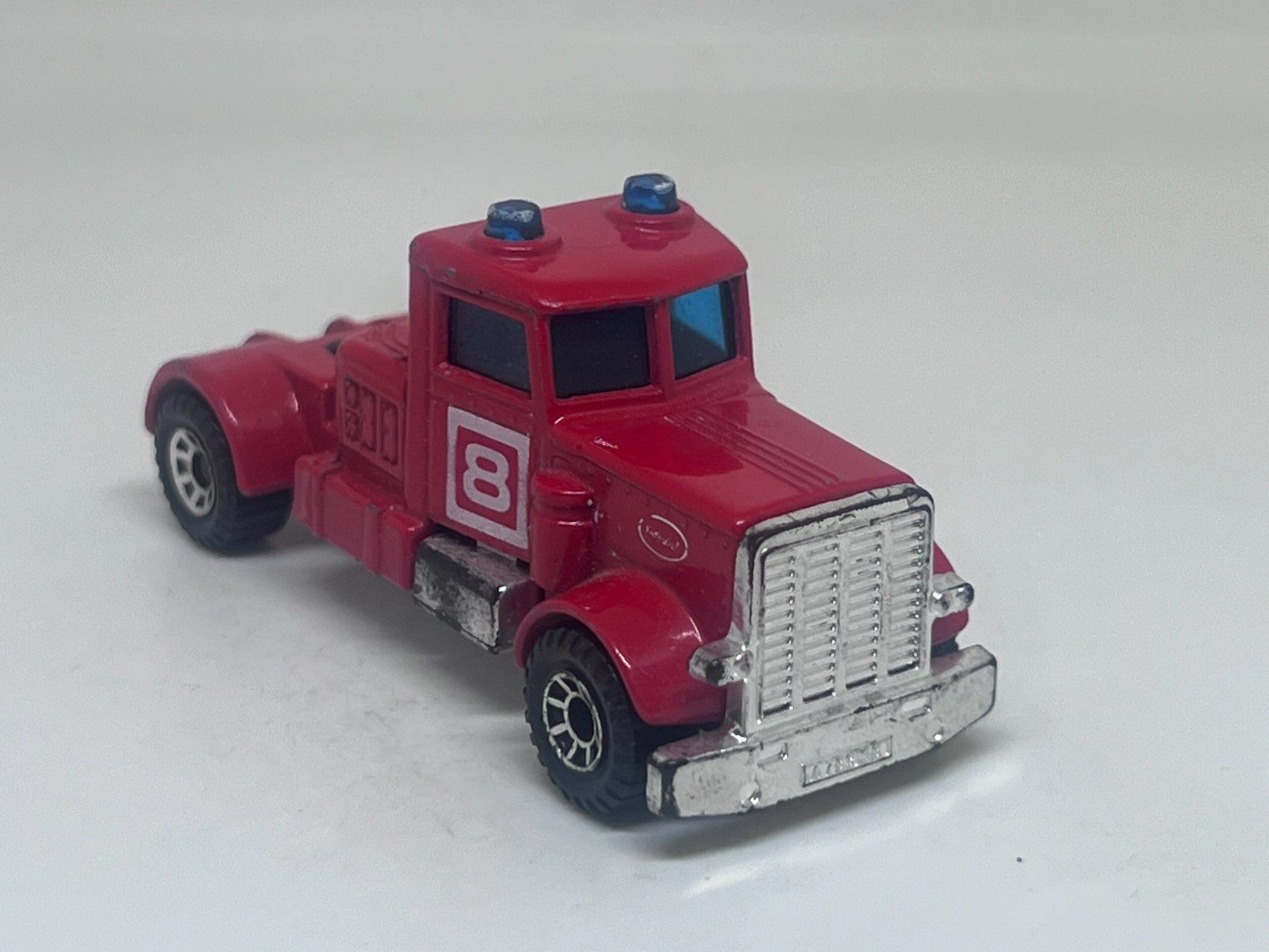 Matchbox Modellini d'auto: Matchbox Peterbilt Fire Truck #786 – Usato da Wildegg venduto da LaaBoutique