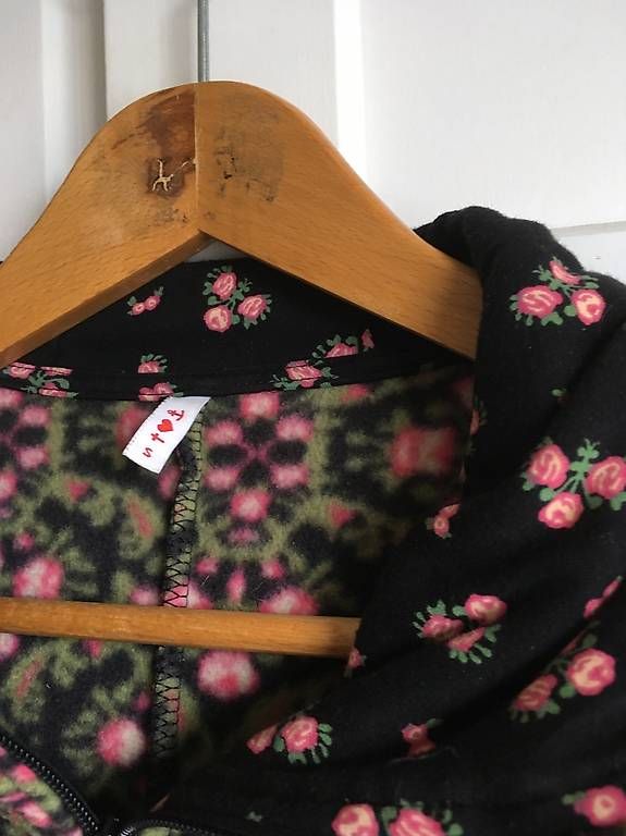 Blutsgeschwister Maglioni & Felpe: Blutsgeschwister Hoodie Gr. S – Usato da Zizers venduto da Ranunkel05 1