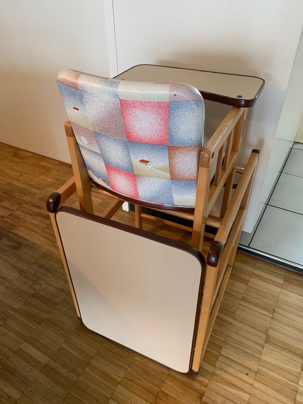 Hochstühle: Kinderstuhl / Hochstuhl mit Tisch – Gebraucht aus Edlibach von RUW19 4