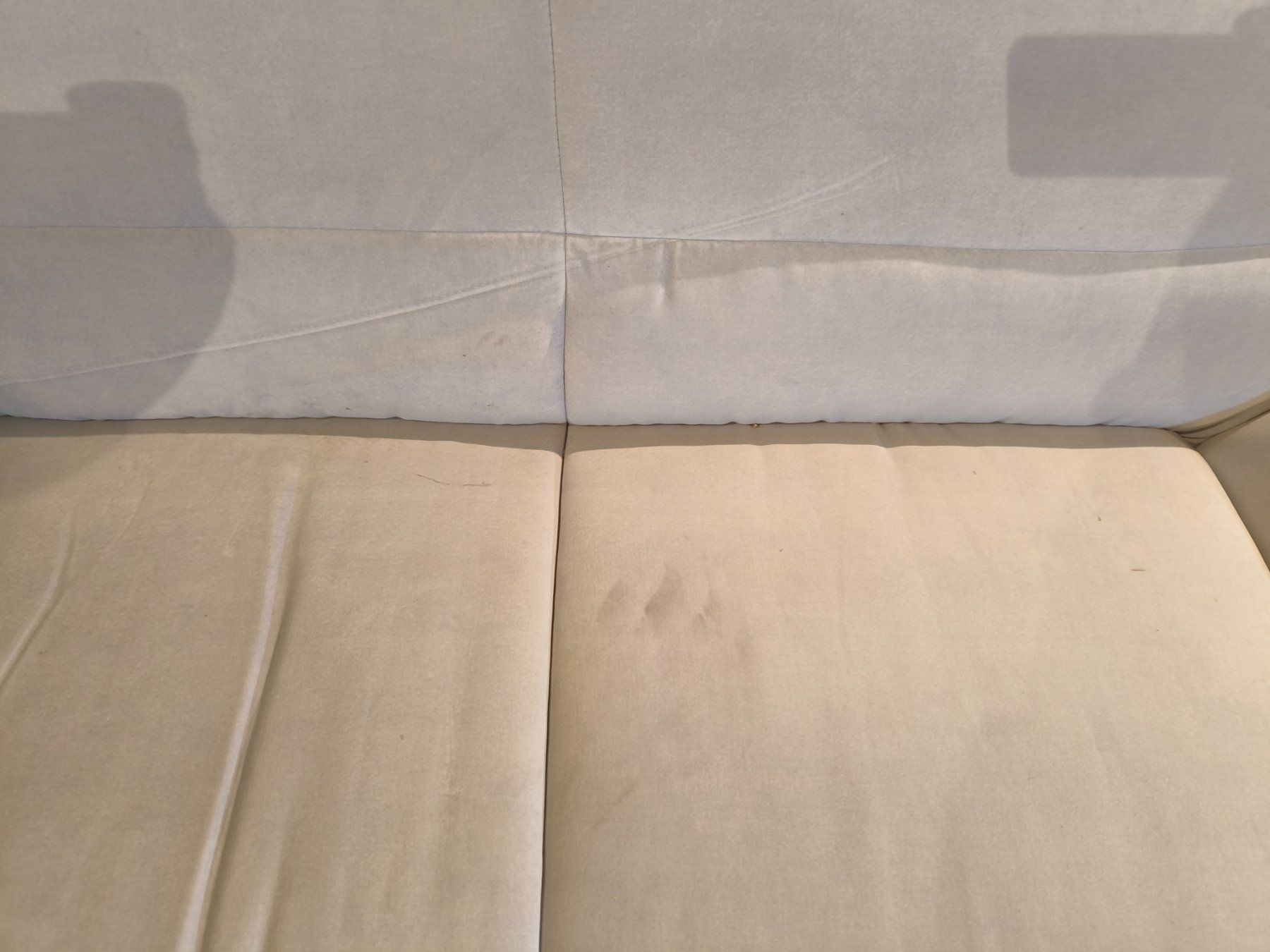 Sofas: 2er Sofa Microfaser – D'occasion à Rorschacherberg par snOOpydOg11 5