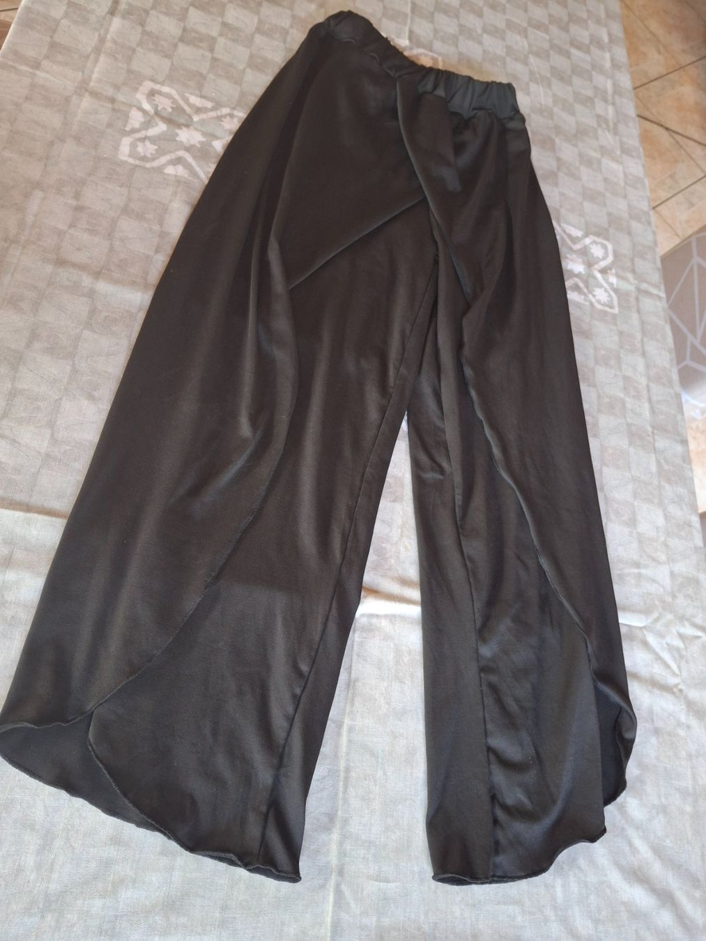 Pantaloni: Pantalon fluide taille élastique grandeur S 65% coton – Usato da Villiers venduto da san_jn5w