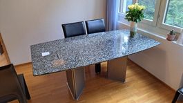 Schöner Tisch - Stein/Granit/Marmor (ausziehbar 2 Stufen)