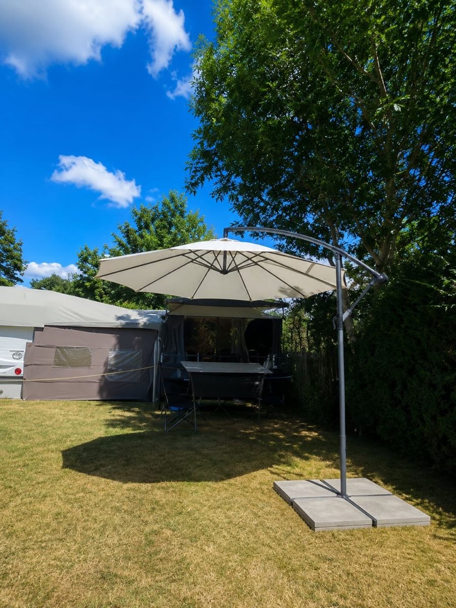 Ombrelloni: Sonnenschirm mit Bodenplatten – Usato da Wittenwil venduto da mx5mx5