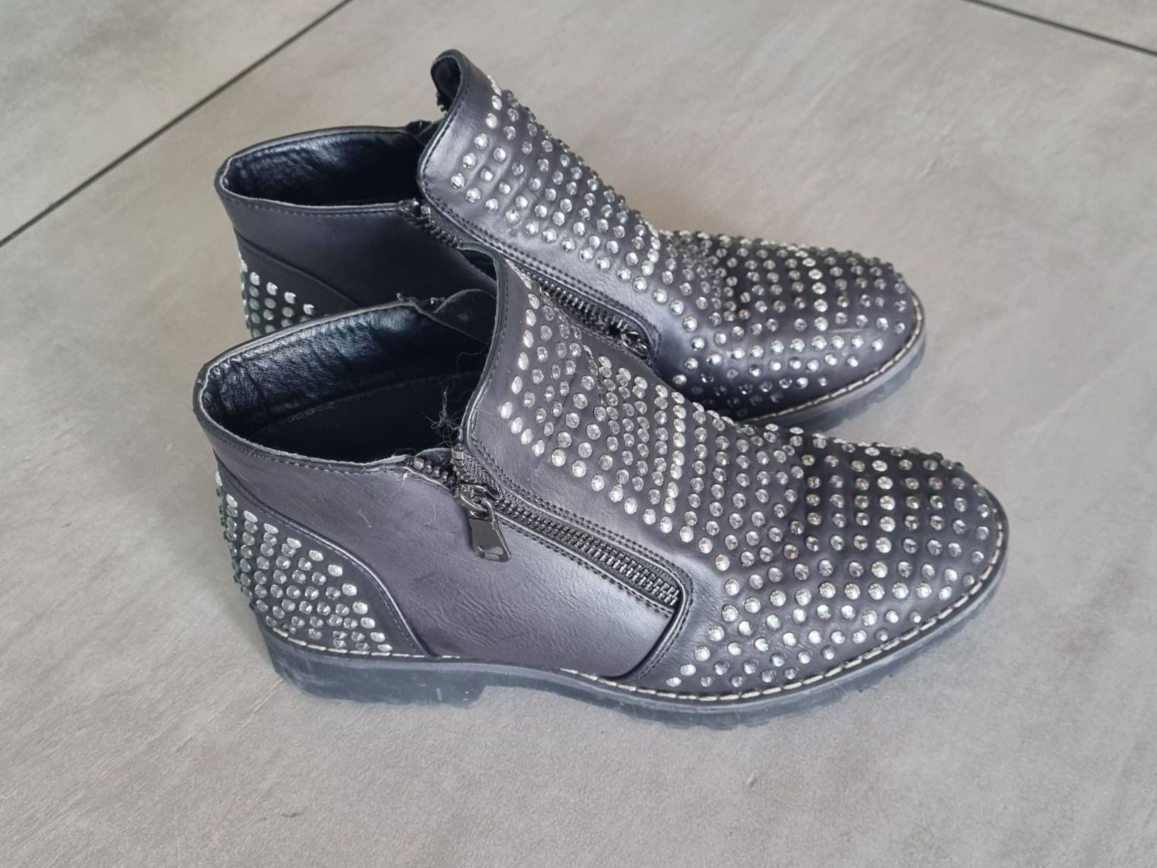 Scarpe per ragazze: Scarpe basse – Usato da Biasca venduto da Siosmart