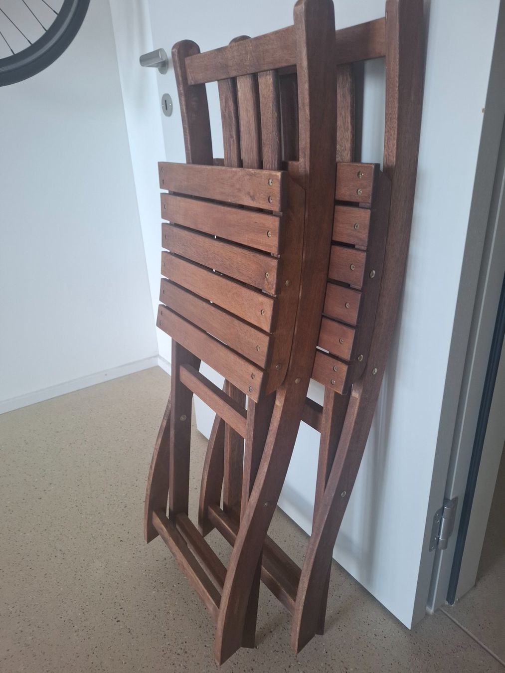 Stühle: Klappstühle Holz 2 Stück – Gebraucht aus Winterthur von fahrnera 2