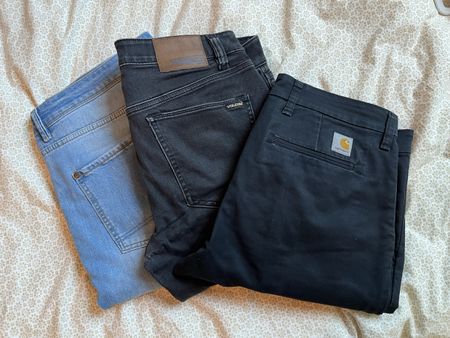 3 Herrenjeabs: Carhartt, Volcom, Reell Grössen 32, 34, 36