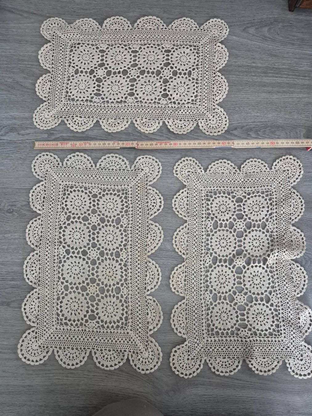 Tutte le decorazioni: Gehäkelte Deckchen, Tischsets, beige, 3 Stück, Vintage – Usato da Eglisau venduto da nicij79 2