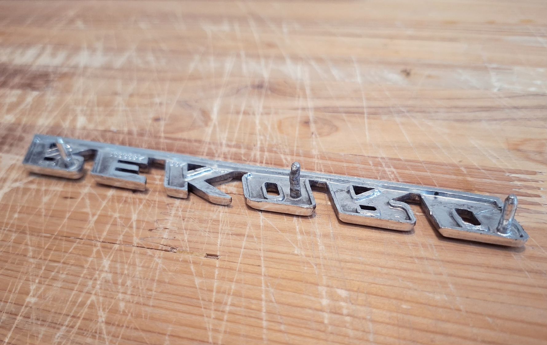 Opel Tutti pezzi di ricambio auto: Opel Rekord Emblem – Usato da Triesen venduto da BLACKSHEEP75 3