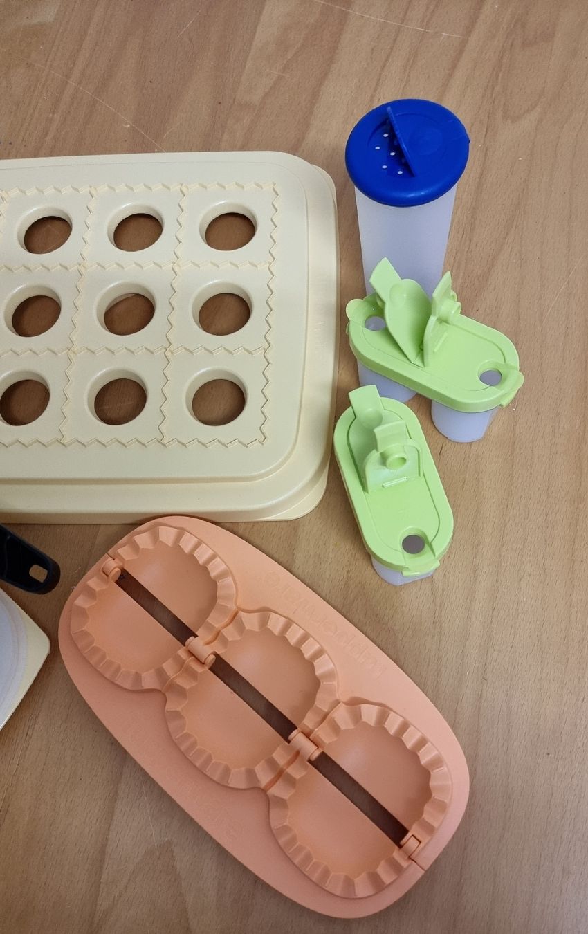Tupperware Küchenhelfer Ravioli Gewürzdosen Sieb Käse (Neu (gemäss ...