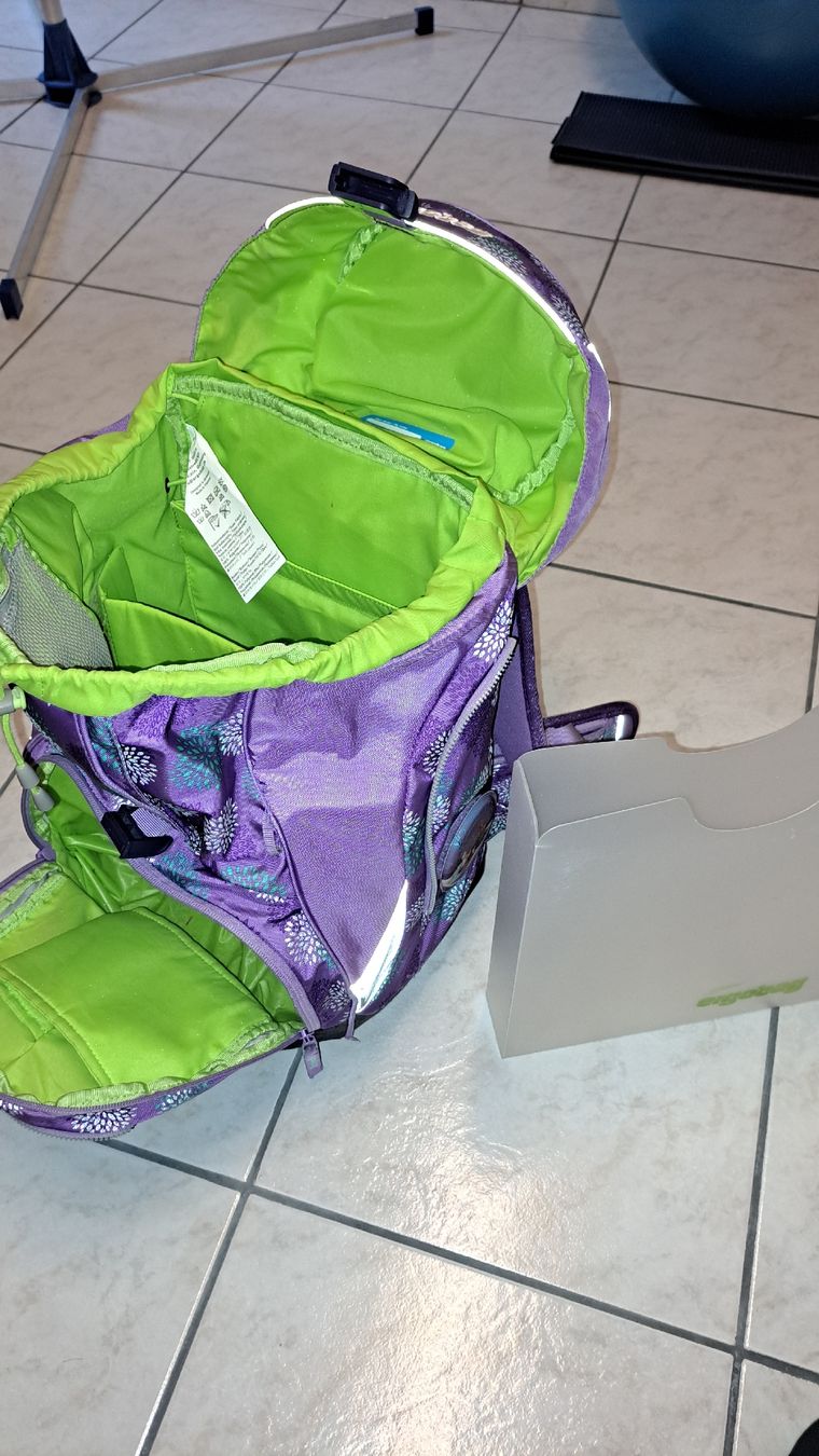 Ergobag Borse & Zaini: Ergobag Schulrucksack Set inkl. Sporttasche. – Usato da Thun venduto da Grisu_cm 3