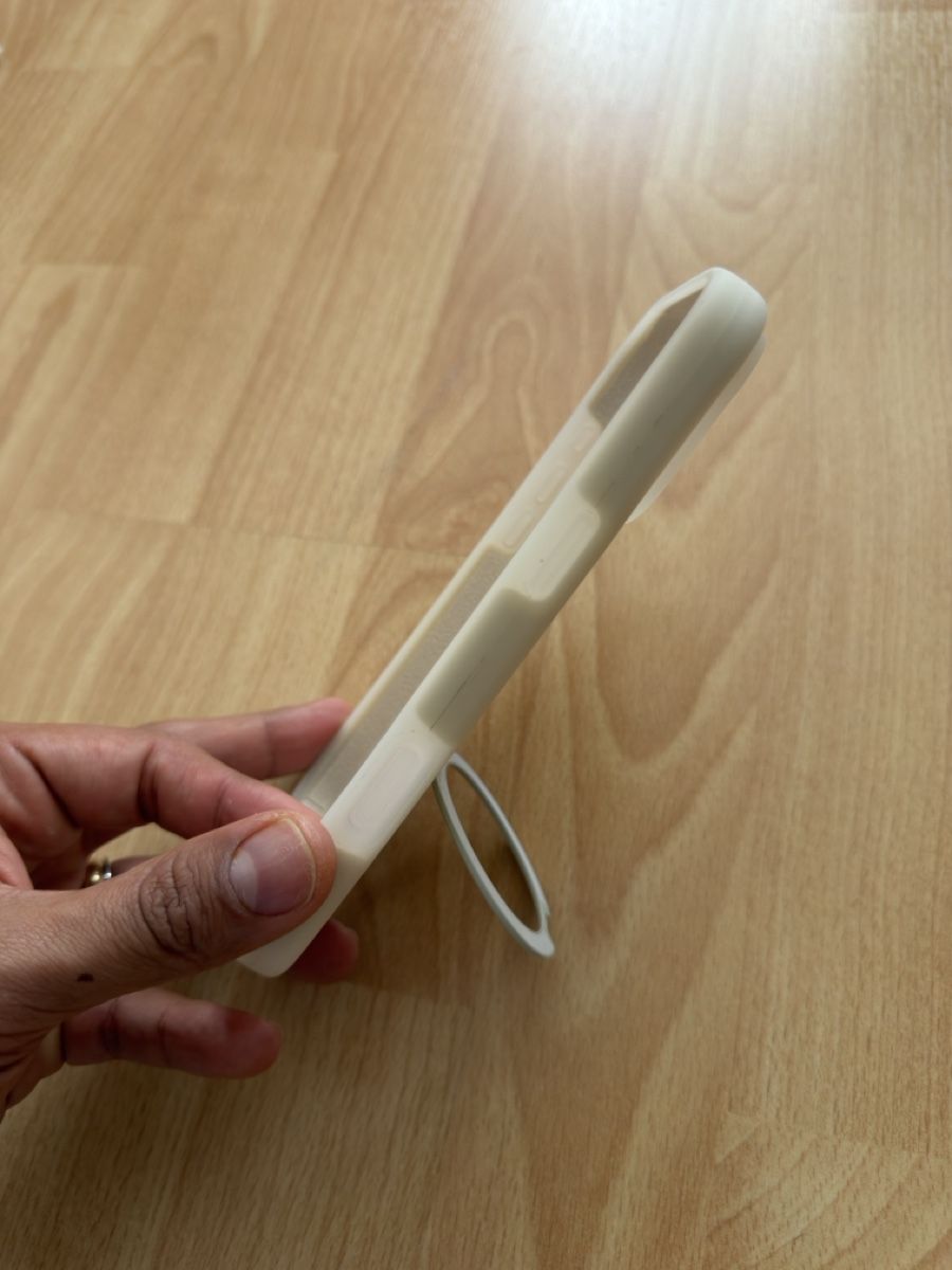 Cover & Protezioni schermo: iPhone 17 Pro Max Hülle, Beige mit Ringhalterung, Neuwertig – Nuovo e nell'imballaggio originale da Zug venduto da car_fr2j 2