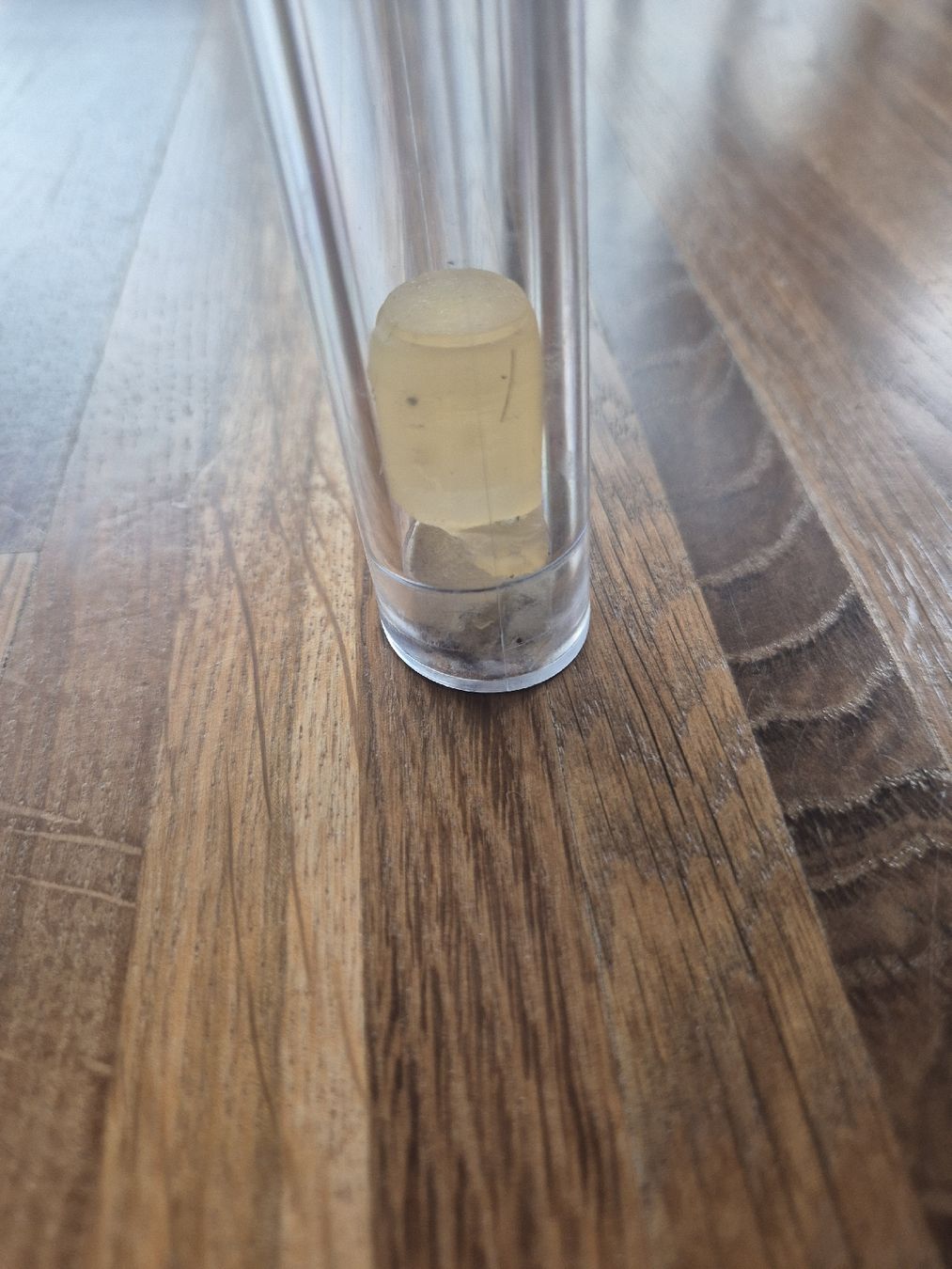 Kartell Stühle: Kartell Mr. Impossible / Philippe Starck / 6 Stühle – Gebraucht aus Balgach von and_6bs9 4